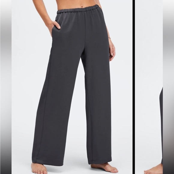 Fabletics Ecosatin sleepwear - Picture 3 of 6